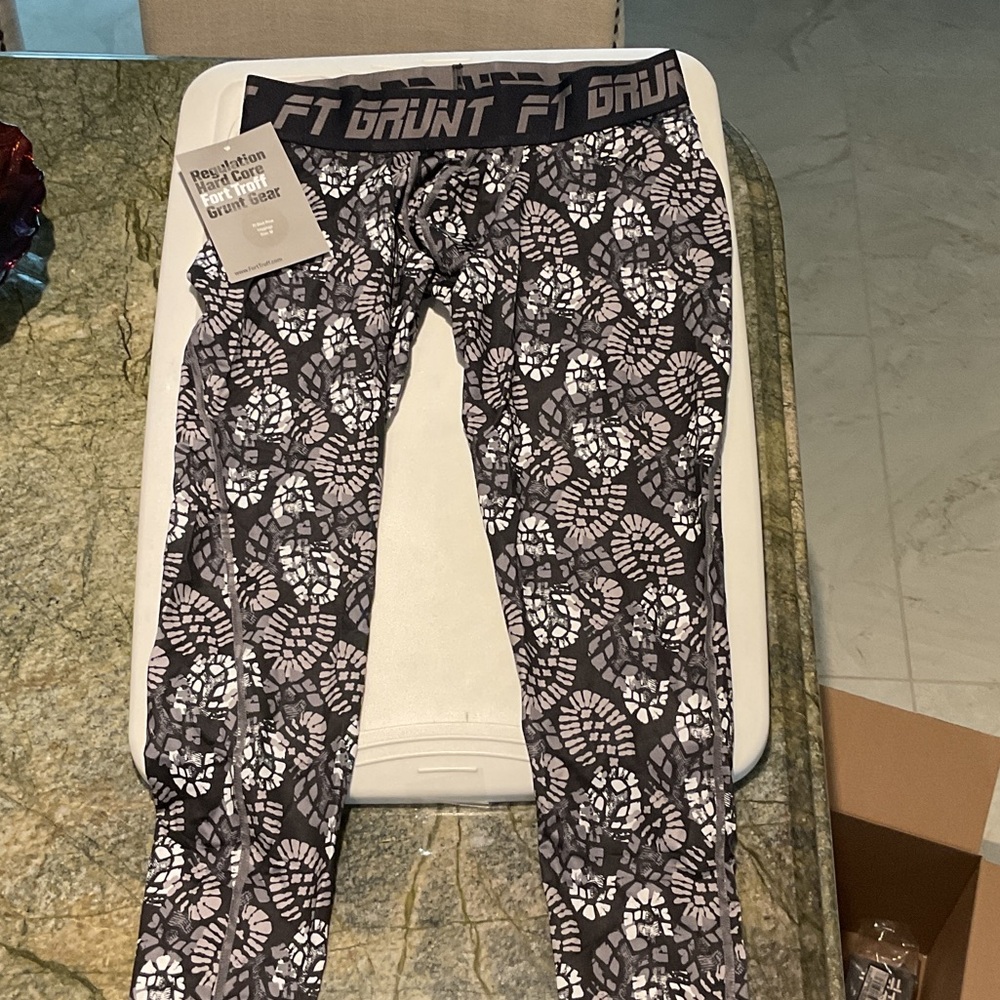 FT Grunt Black and White Leggings